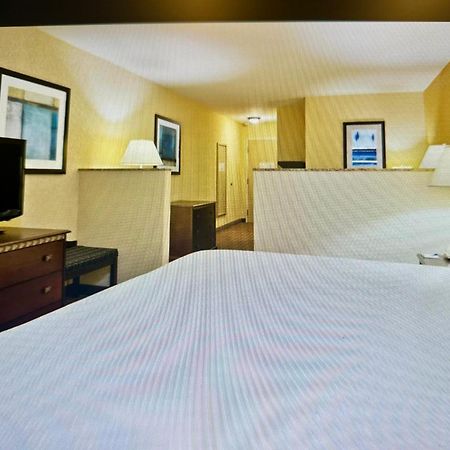 Holiday Inn Express And Suites Allentown West By Ihg Bagian luar foto