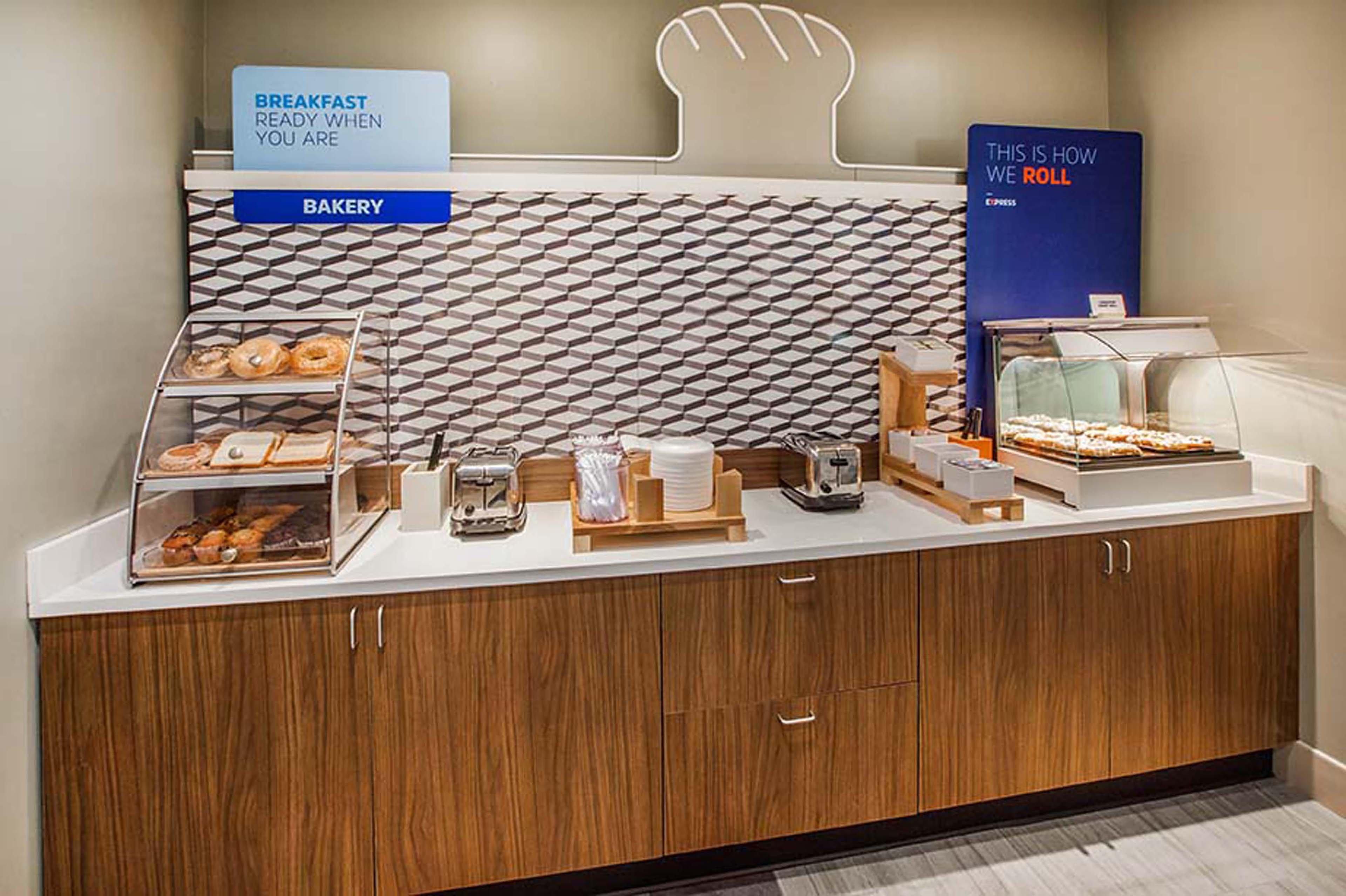 Holiday Inn Express And Suites Allentown West By Ihg Bagian luar foto