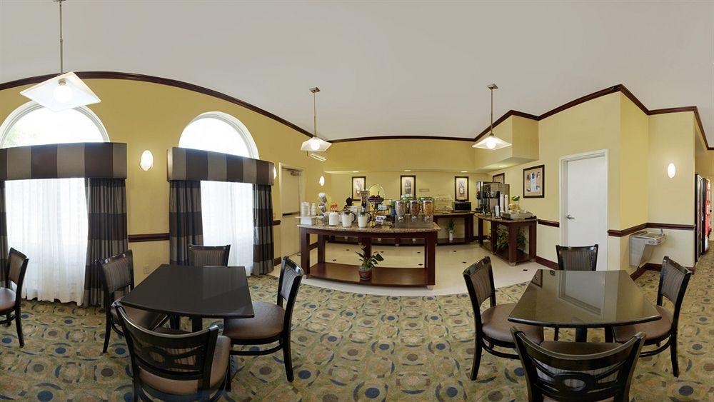 Holiday Inn Express And Suites Allentown West By Ihg Bagian luar foto